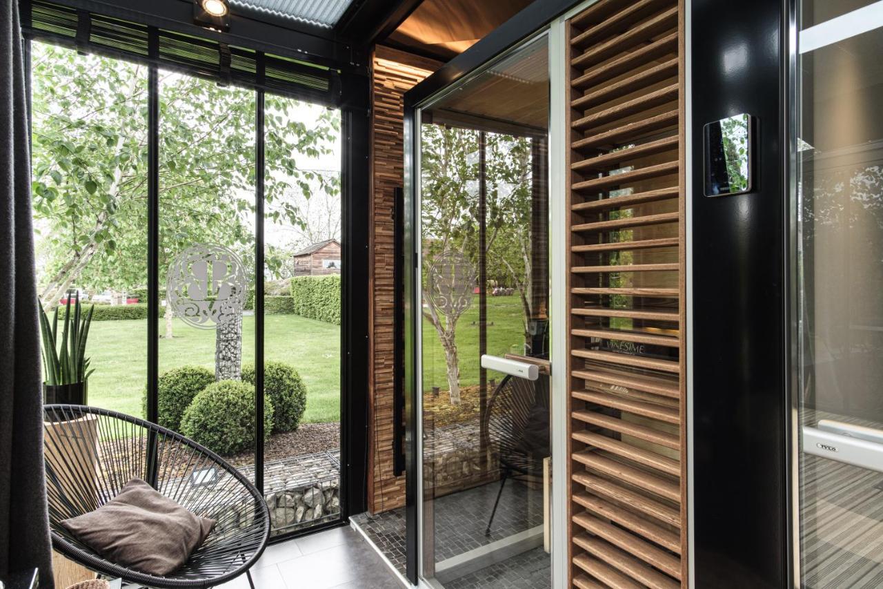Le Domaine Des Pres Verts Suites & Chambres Avec Jacuzzi Privatif Jouey Exterior foto