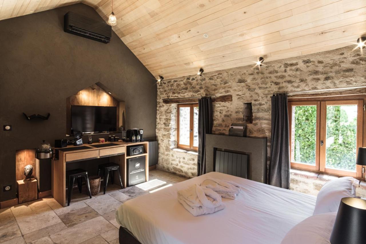Le Domaine Des Pres Verts Suites & Chambres Avec Jacuzzi Privatif Jouey Exterior foto