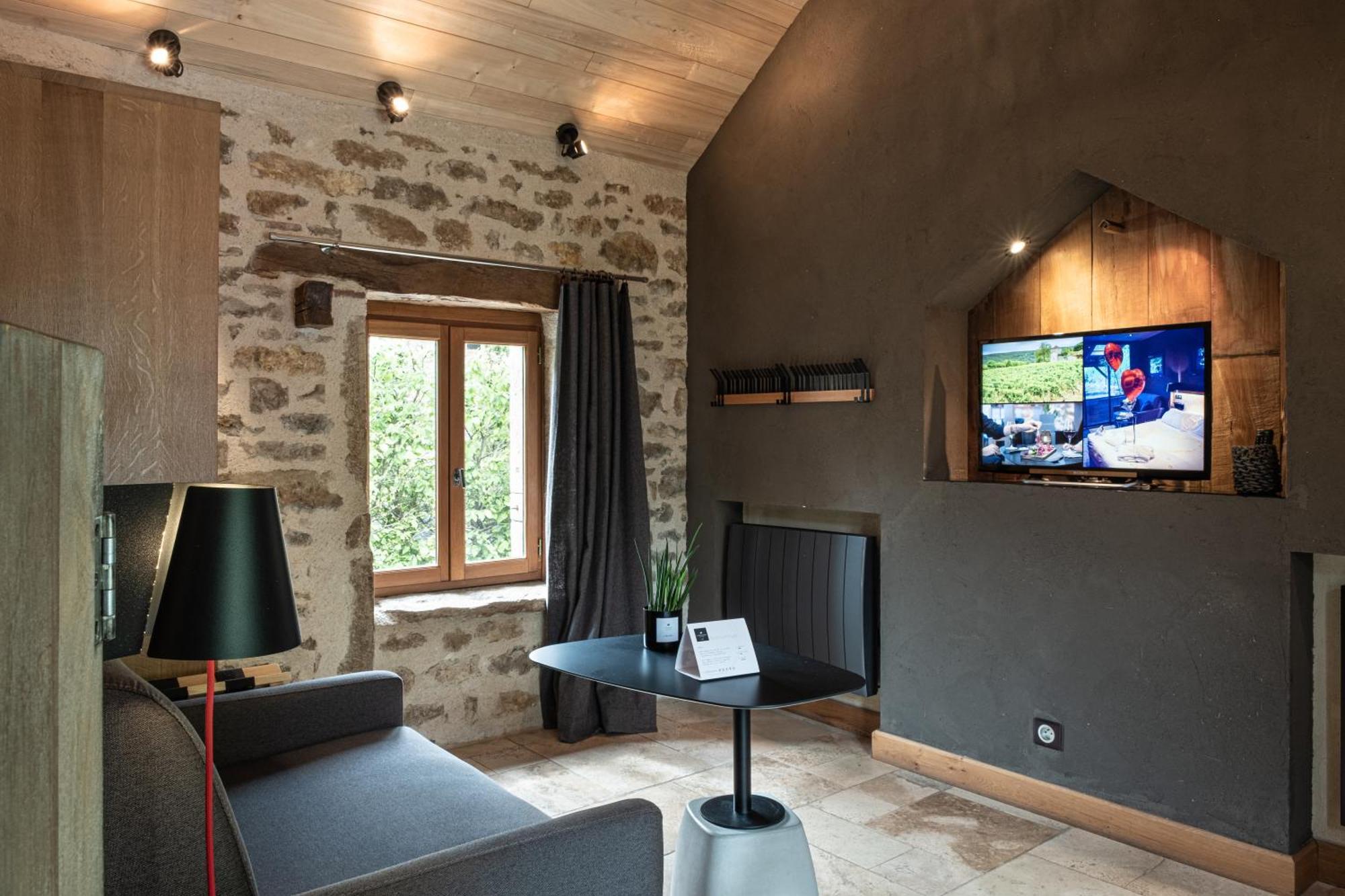 Le Domaine Des Pres Verts Suites & Chambres Avec Jacuzzi Privatif Jouey Habitación foto